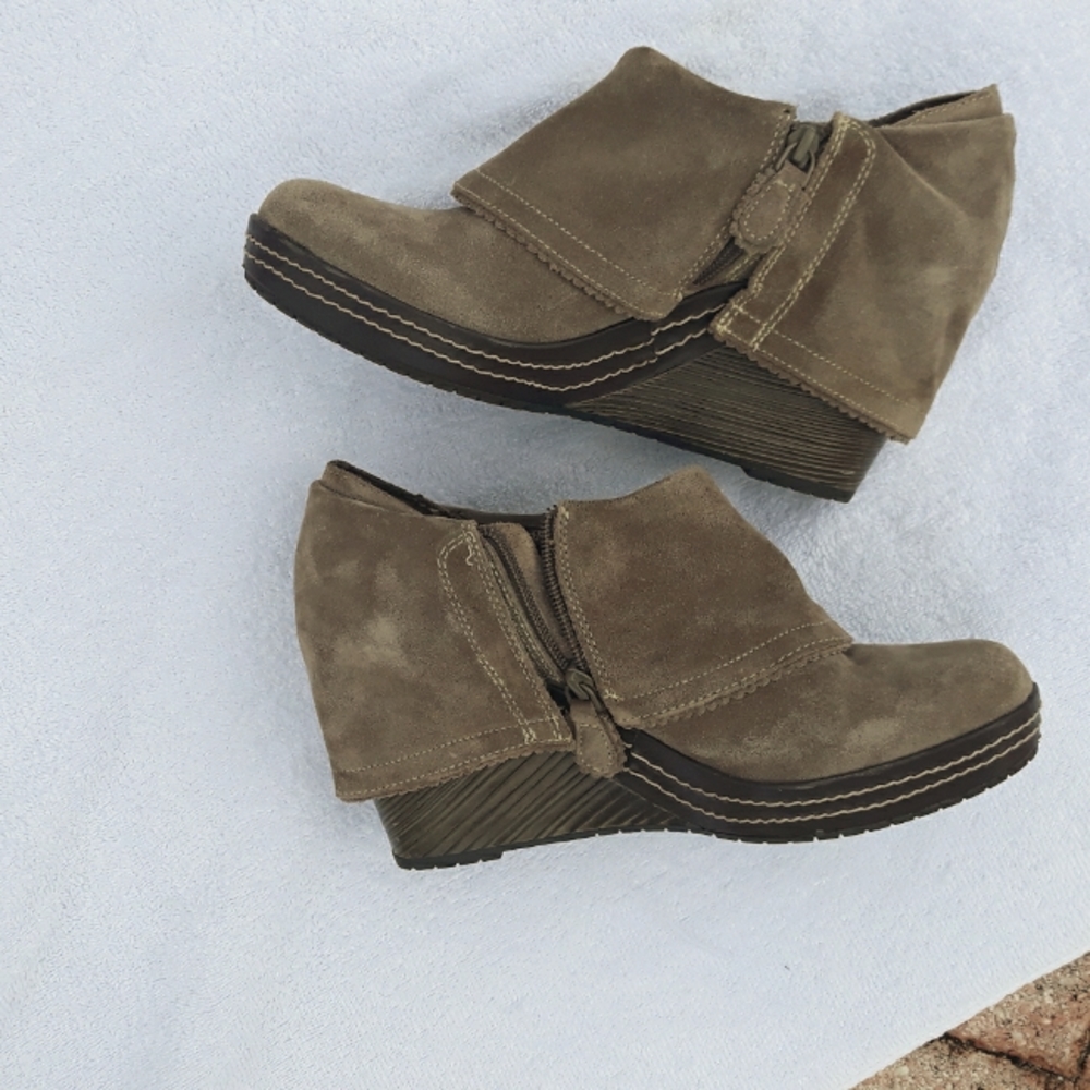 Dr. Scholl's Wedge Suede Booties